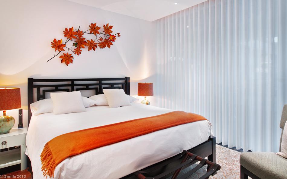 14-Orange-white-bedroom
