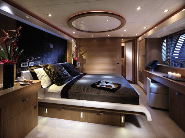 6-Luxury-platform-bed-600x450