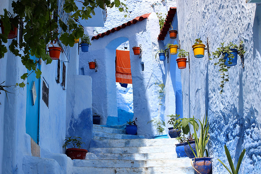 blue-streets-of-chefchaouen-morocco-15