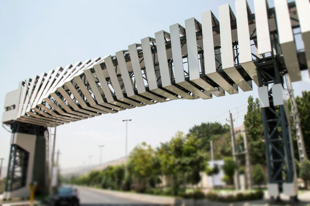 طراحی زیبای پل عابر پیاده لواسان