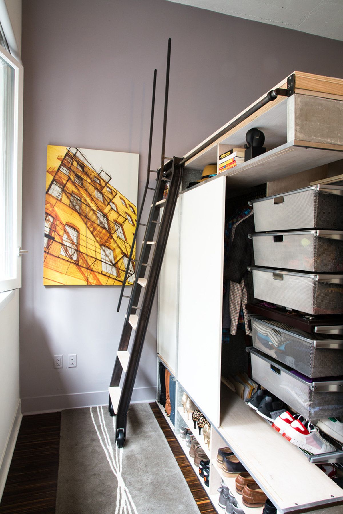 The-Domino-Loft-ladder-to-loft-bed