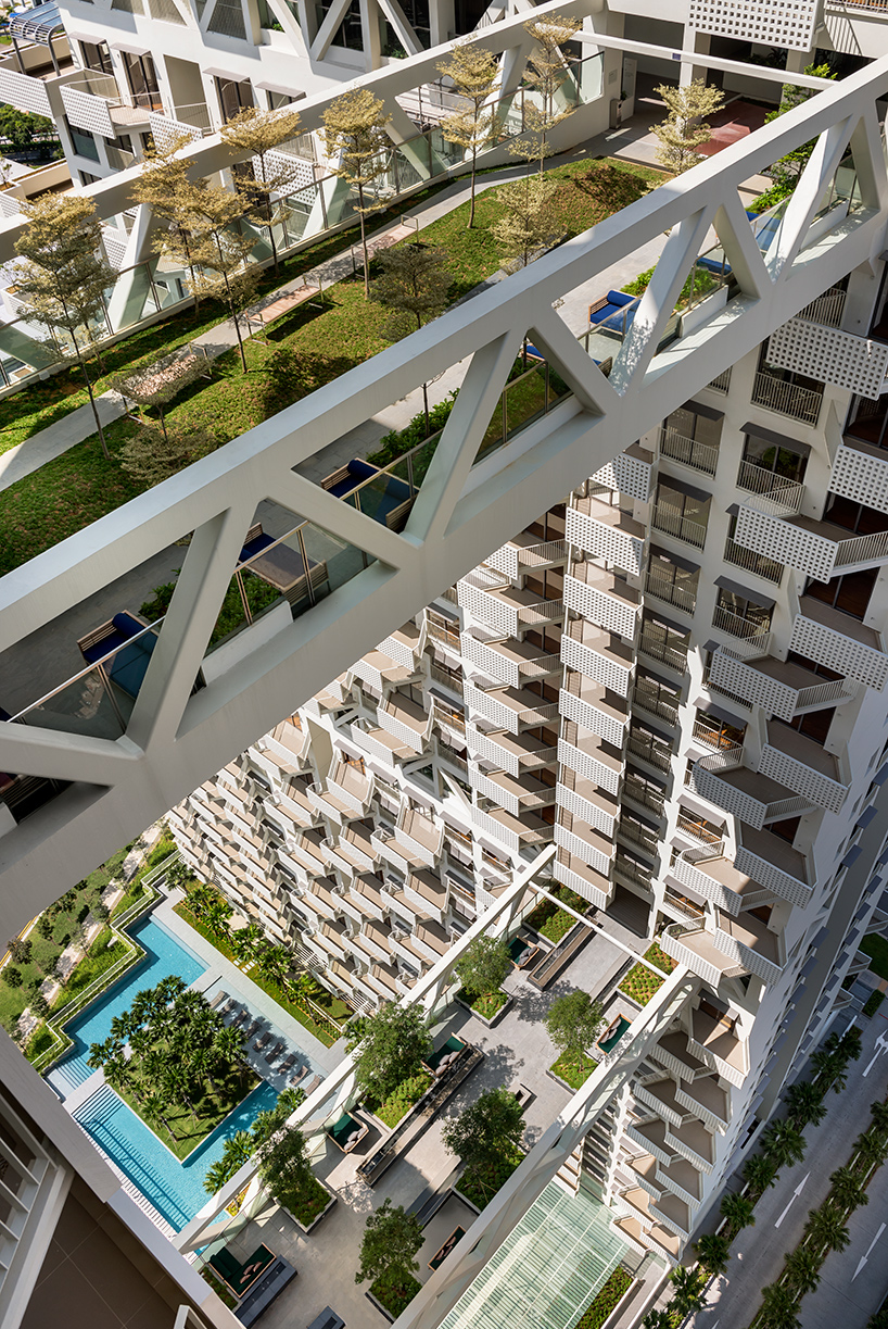 moshe-safdie-sky-habitat-singapore-bishan-residential-development-designboom-03