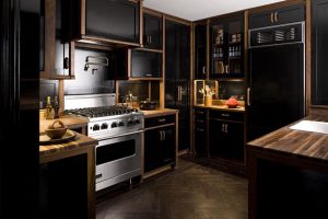 20 طرح آشپزخانه با رنگ مشکی که دیدگاه شما را برای استفاده از رنگ تیره عوض می کند