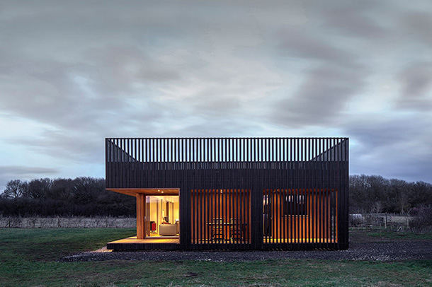 اقامتگاه مزرعه ای از جنس چوب: سازه ای زیبا از استودیو معماری IPT